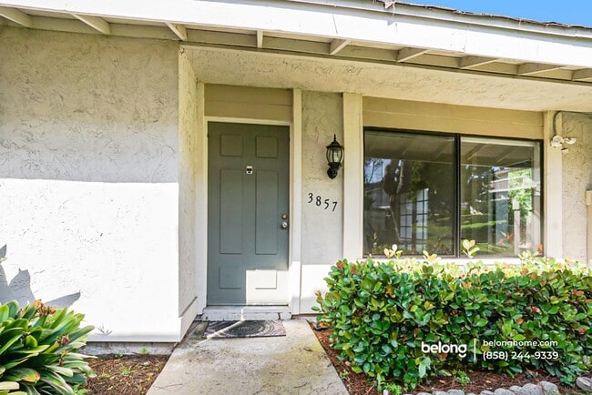 Building Photo - 3857 Camino Lindo