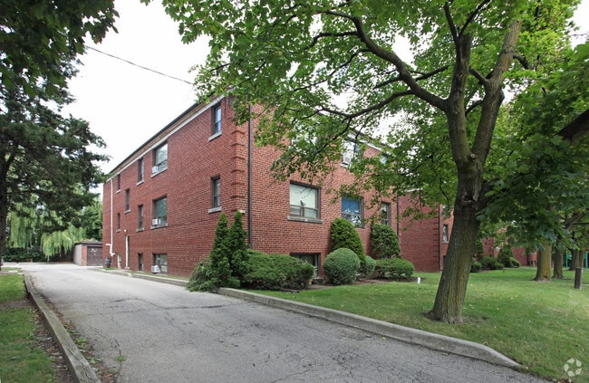 Building Photo - Hillhurst Apartments