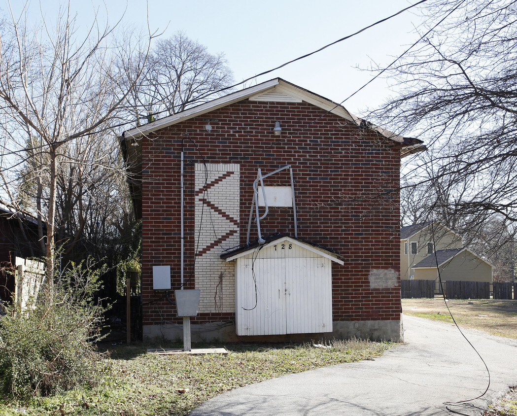 Building Photo - 728 SW Formwalt St
