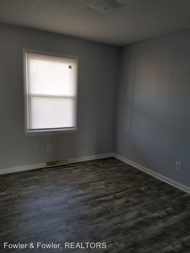 Building Photo - 3 br, 1.5 bath House - 4402 Archdale Rd
