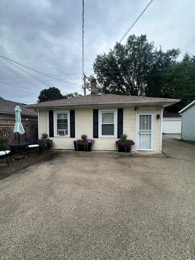 Foto principal - 144 Lathrop Ave