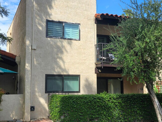 Foto del edificio - 2160 S Palm Canyon Dr