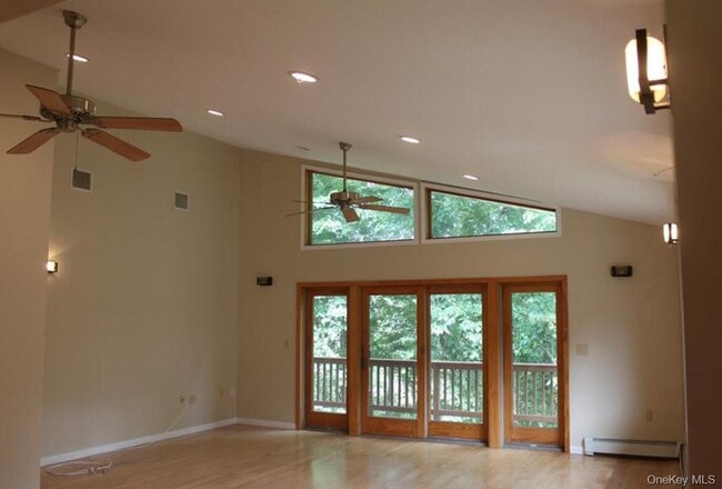 Building Photo - 104 Windsor Terrace
