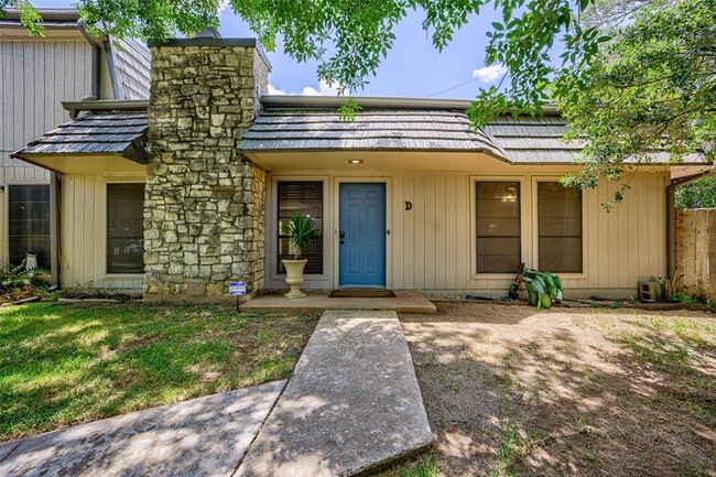 Building Photo - 700 Castle Ridge Rd