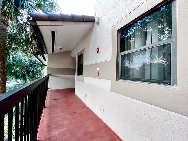 Foto del edificio - 9975 Nob Hill Ln