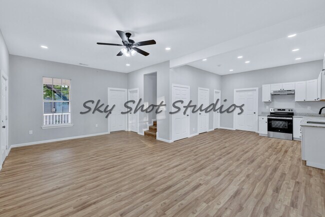 Foto del edificio - 323 W Cherry St