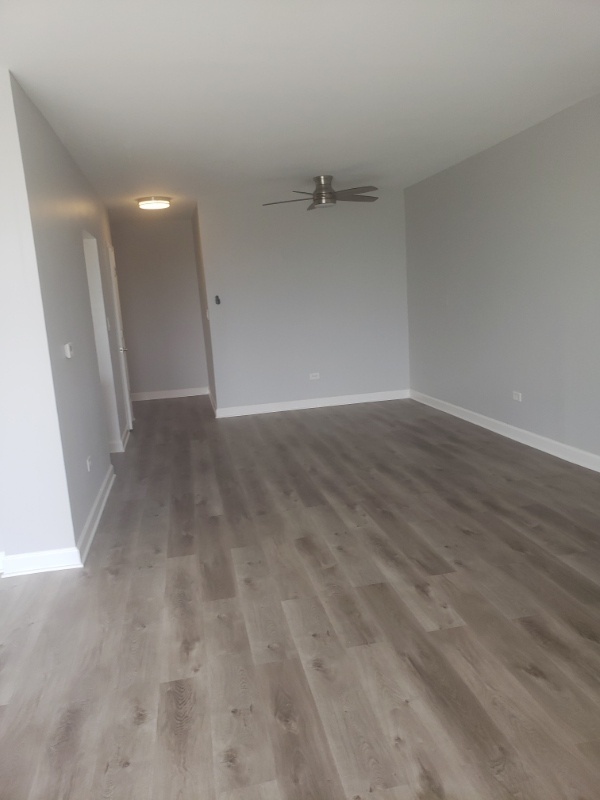 Foto del edificio - 900 N Rohlwing Rd