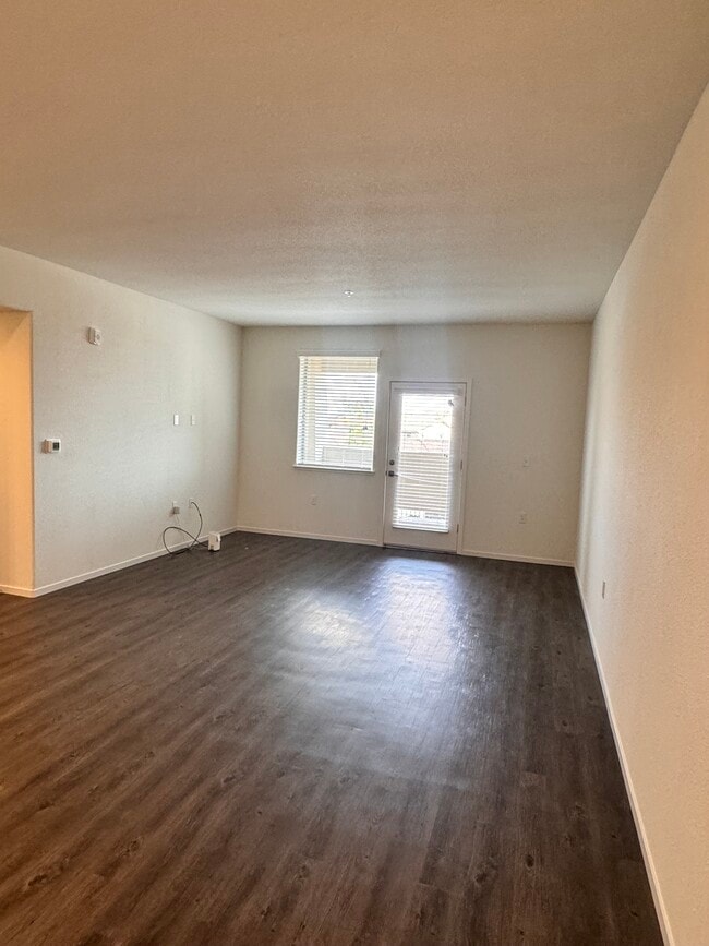 Building Photo - Mangini Place