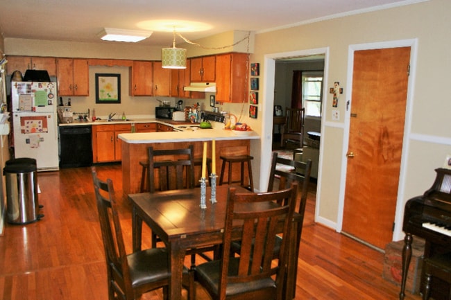 Foto del edificio - 249 Greenbriar Rd