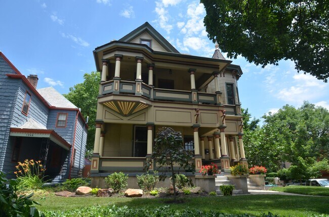 Building Photo - 1340 Forsythe Ave