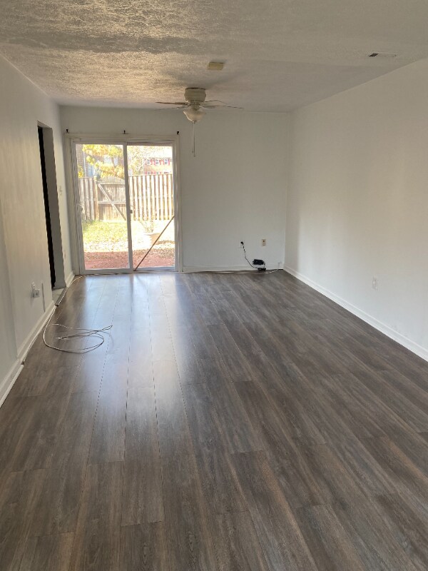 Building Photo - 9023 Florin Way