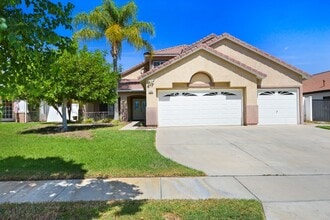 Building Photo - 1253 Taft Ln