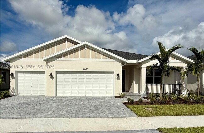 Foto del edificio - 6489 Cloverdale Ave