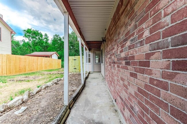 Building Photo - 9303 Kingsflower Cir