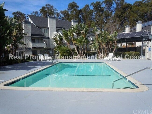 Building Photo - AVAILABLE AUGUST - Downstairs San Luis Obi...