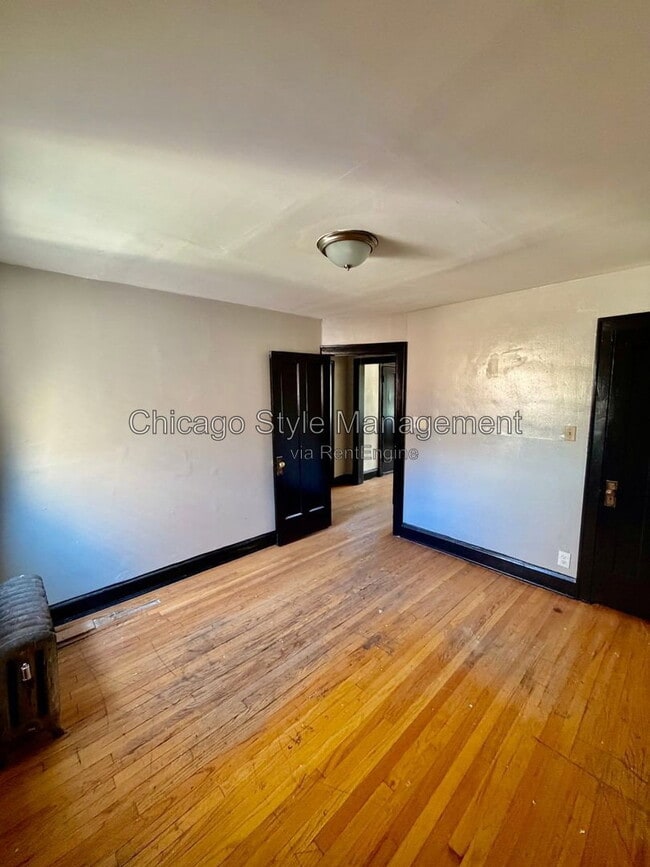 Building Photo - 2950 W 61st St
