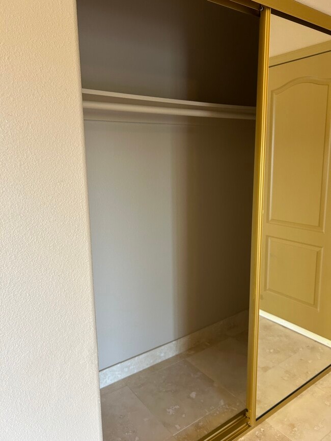 Closet - 34545 Linda Rosea Rd