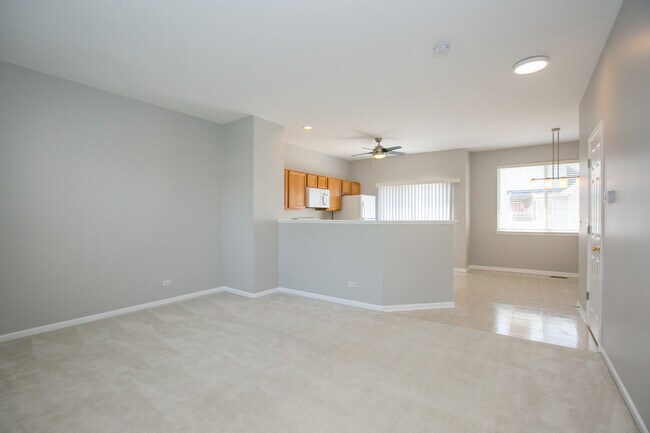 Building Photo - 1495 St James Ct