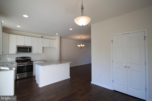 Building Photo - 1012 Chapman Cir