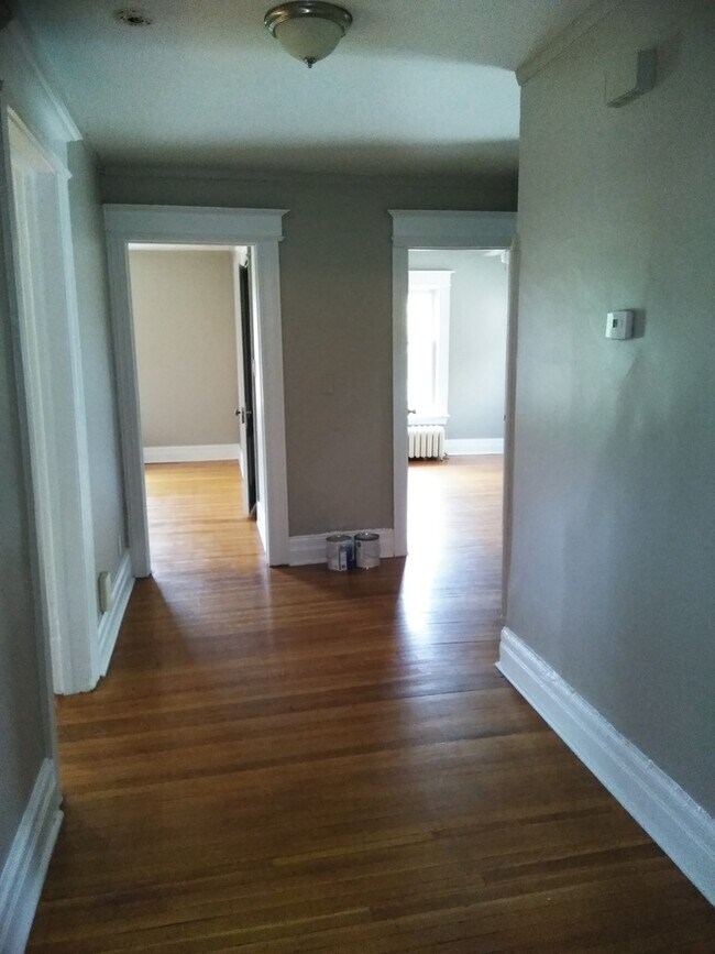 196 Laburnam Crescent Unit 002, Rochester, NY 14620 Room for Rent in