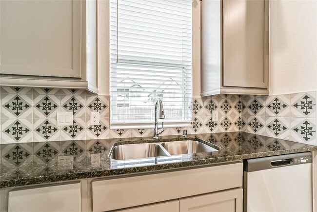 Foto del edificio - 1531 Crystal Stream Dr