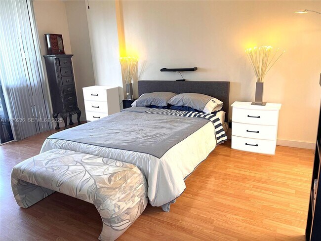 Building Photo - 16300 Golf Club Rd