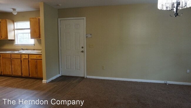 Building Photo - 4 br, 2 bath House - 712 S. Oak Street