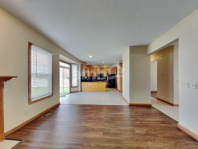 Building Photo - 408 Sherman Ln