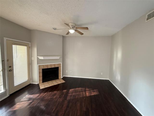 Foto del edificio - 9601 Forest Ln