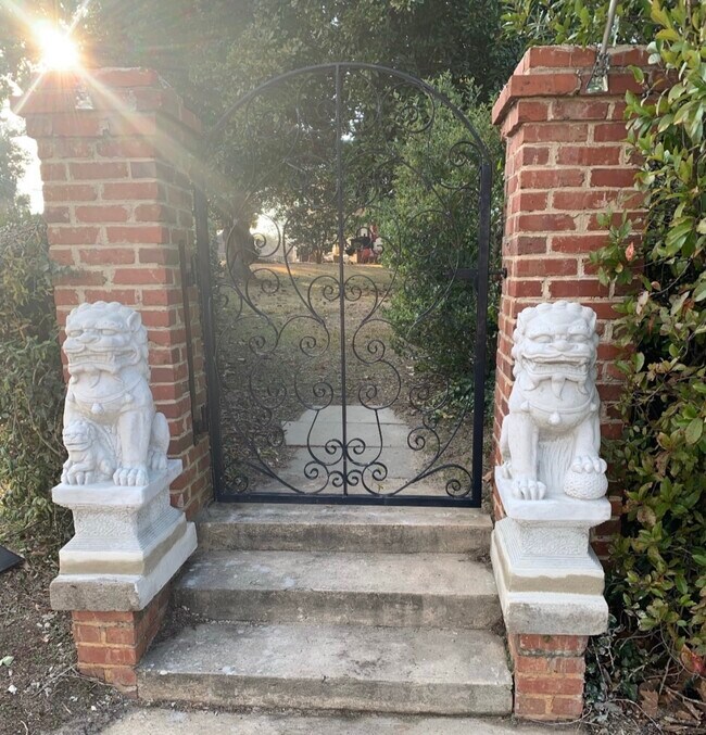 Entrada exterior cerrada en Hayne Avenue SW - 518 Palmetto Ln SW