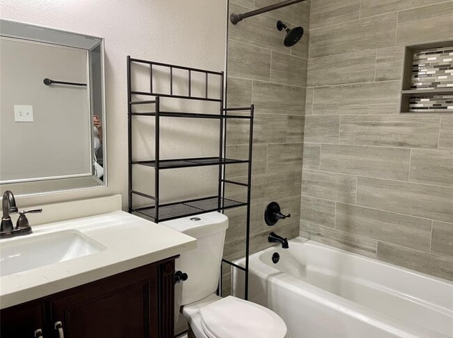 Foto del edificio - 10134 Waterstone Dr