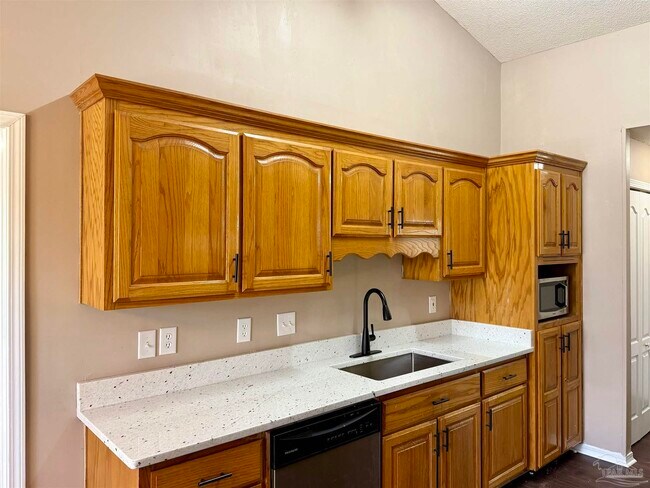 Foto del edificio - 4316 Bayou Ridge Dr