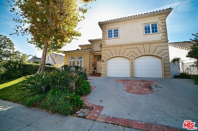 Building Photo - 493 S Spalding Dr