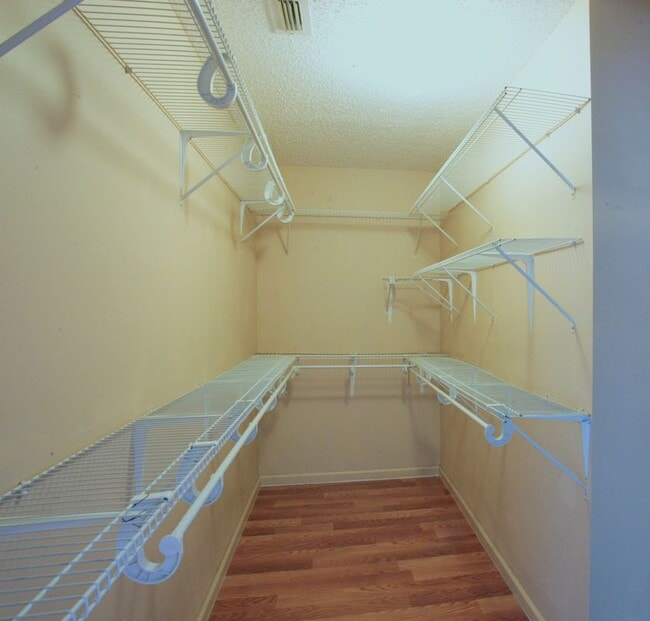 Building Photo - 8452 Stelling Dr S