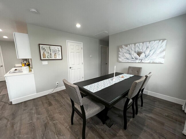 Foto del edificio - Fully Furnished rental with excellent cent...