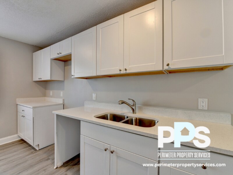 Foto principal - 390 W Lake Ave