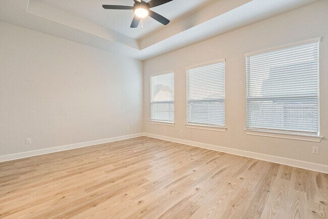 Foto del edificio - Texas Charm Meets Modern Comfort in Manor