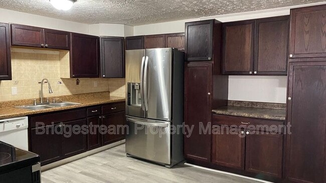 Building Photo - 6116 Rosebury Dr