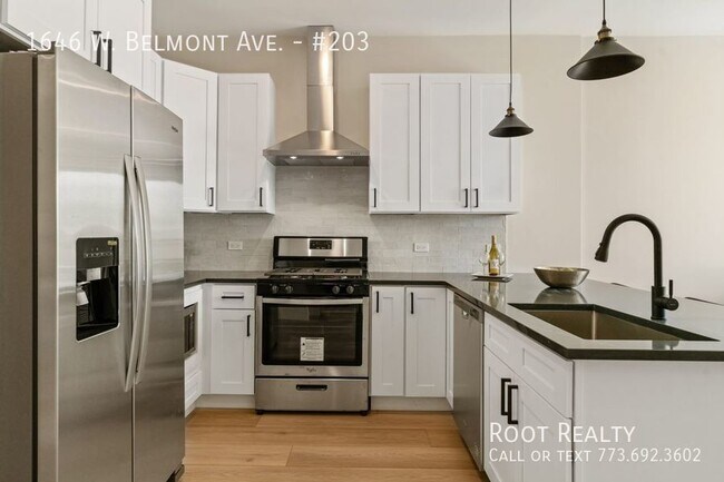 Building Photo - NEWLY CONSTRUCTED! in Lakeview - 2 Bed / 2...