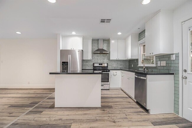 Foto del edificio - 9921 Westview Dr