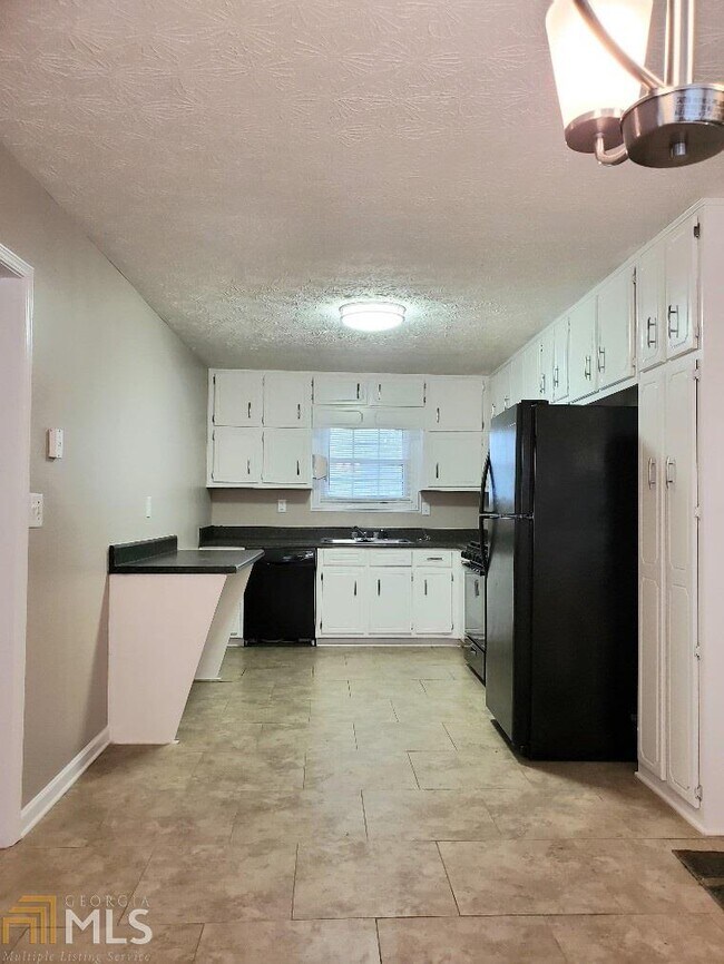 Building Photo - 135 Old Lantern Dr