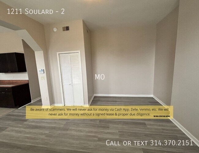 Building Photo - Large 4-Bedroom Soulard Apartment