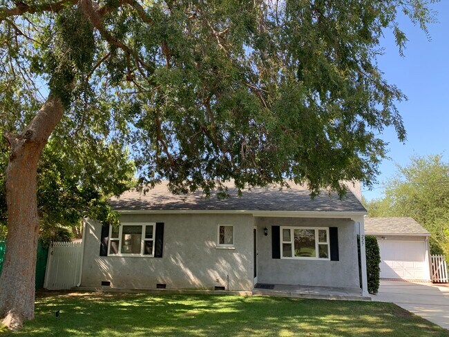 Foto del edificio - 227 Pasqual Ave