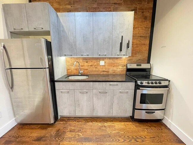 Building Photo - 2156A Fulton St