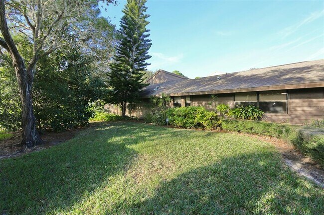 Foto del edificio - 5728 Doral Dr