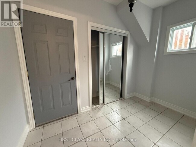 Building Photo - 131 Santa Maria Trail