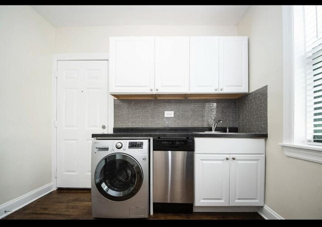 Building Photo - 1 bedroom in Chicago IL 60613