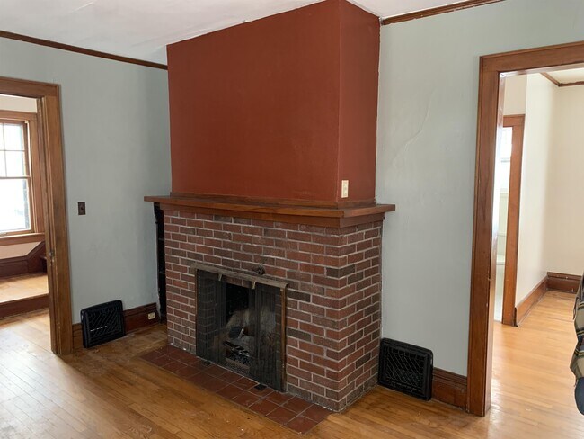 Foto del edificio - 3230 E Washington Ave