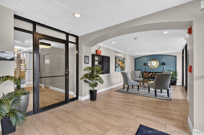 Foto del edificio - 1200 Marine Way E