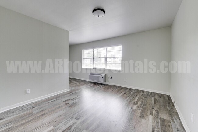 Building Photo - 115 N Taylor St